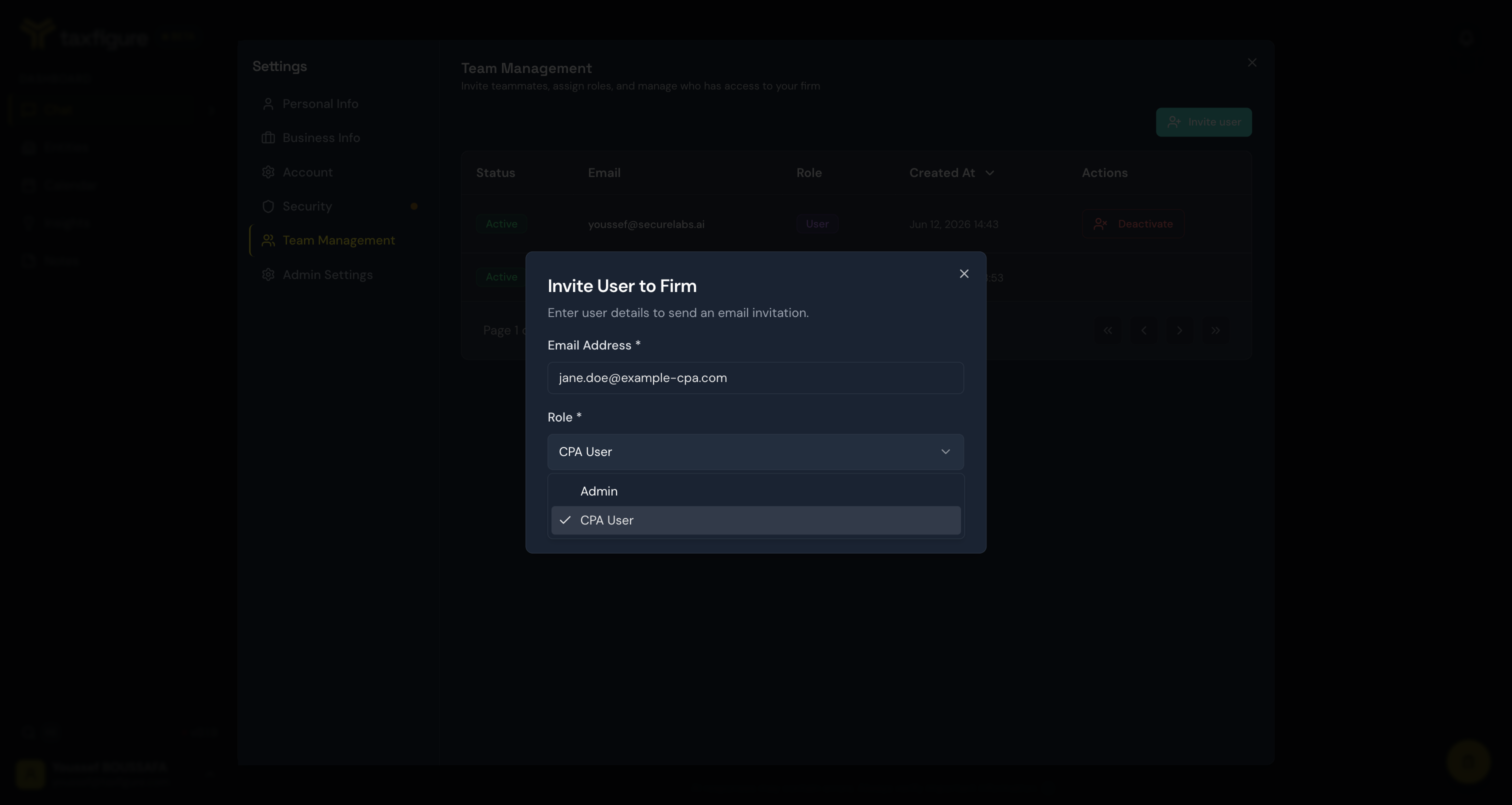 Choosing a role in the invite dialog